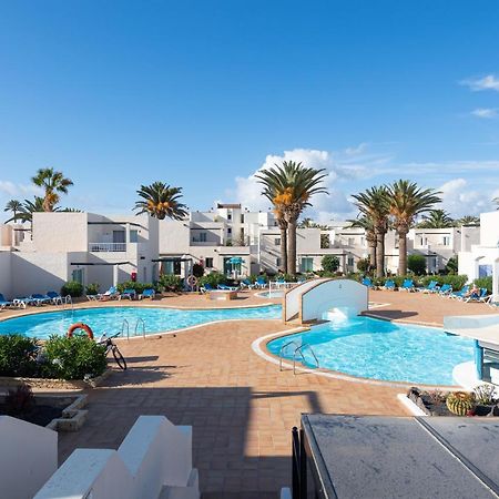 Homeforguest Apartamento Con Terraza Y Piscina En Corralejo Kültér fotó