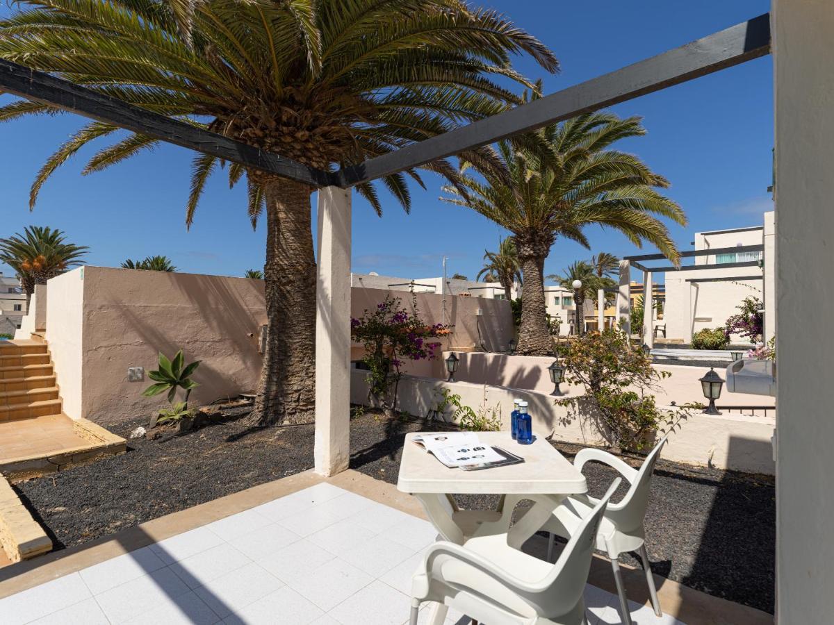 Homeforguest Apartamento Con Terraza Y Piscina En Corralejo Kültér fotó