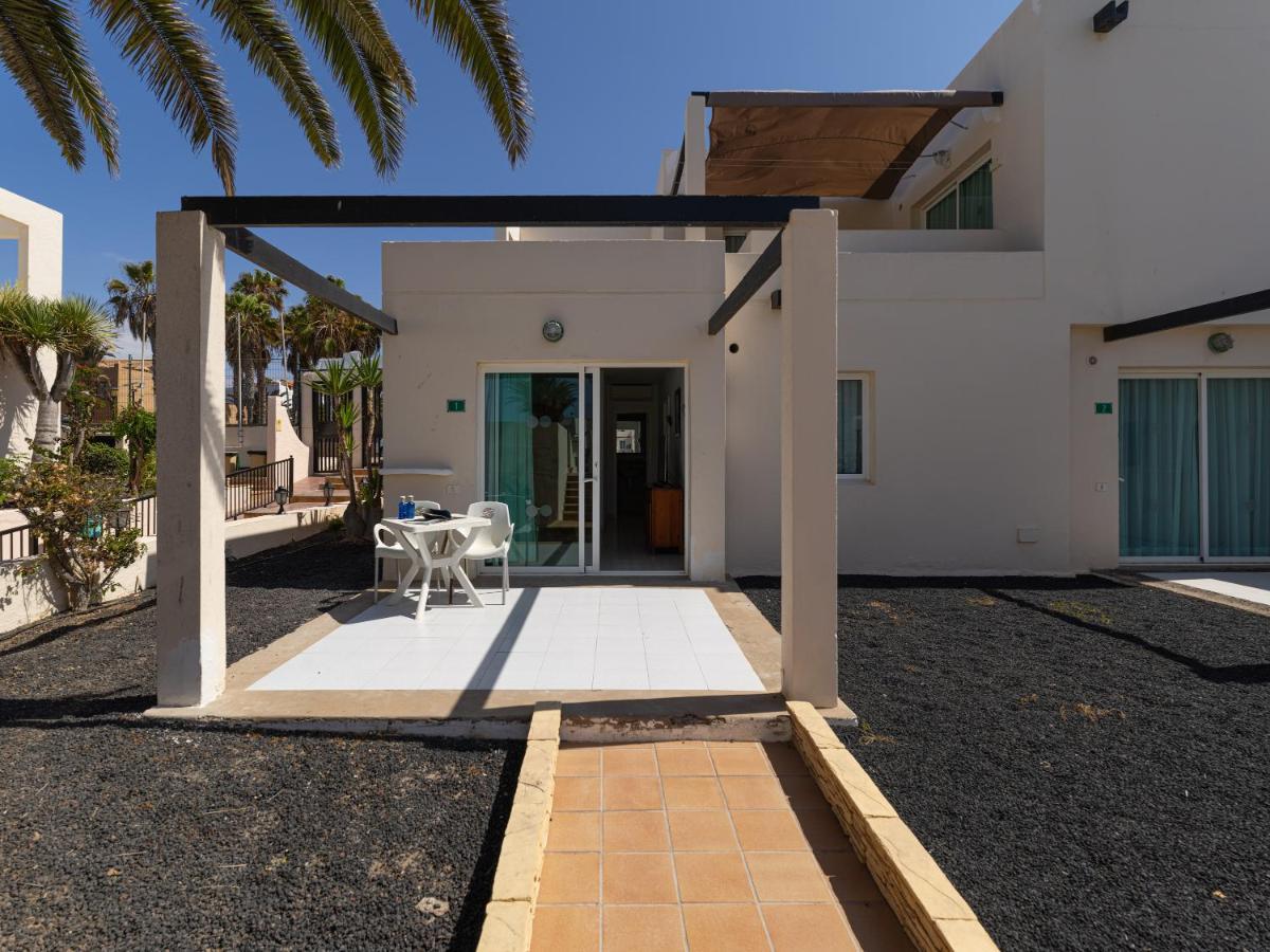 Homeforguest Apartamento Con Terraza Y Piscina En Corralejo Kültér fotó